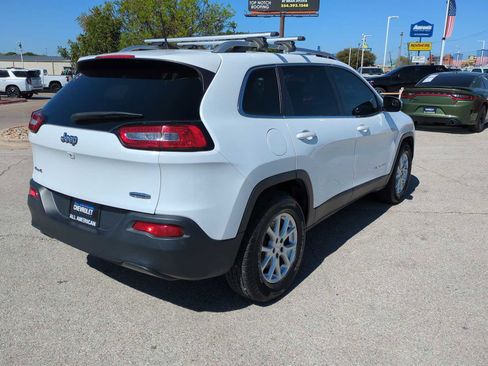 Used 2016 Jeep Cherokee Latitude w/ Cold Weather Group image 8
