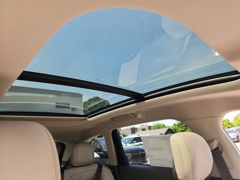 New 2025 Lincoln Nautilus Reserve image 30