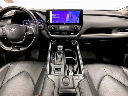 Used 2024 Toyota Grand Highlander Limited image 15