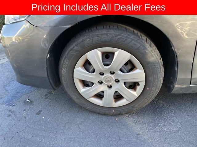 Used 2011 Toyota Camry LE FWD image 2