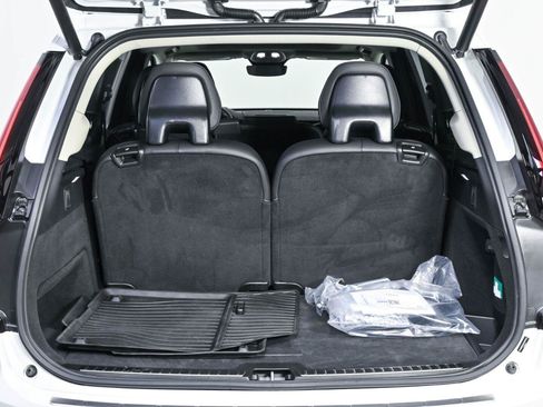 Used 2025 Volvo XC90 T8 Ultra AWD/4WD image 32