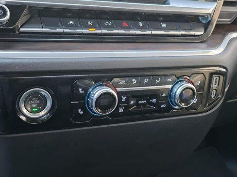 Used 2024 GMC Sierra 1500 SLT image 28