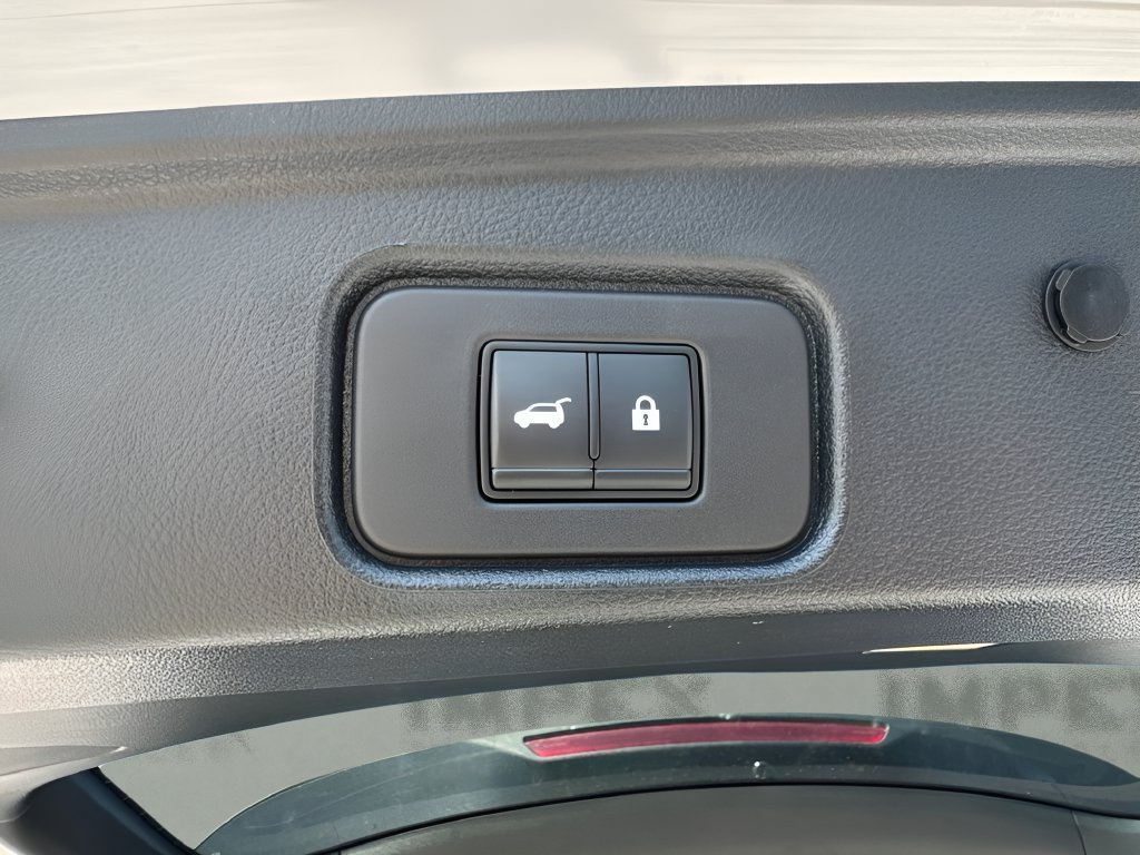 Used 2023 Nissan Pathfinder Platinum AWD/4WD image 34