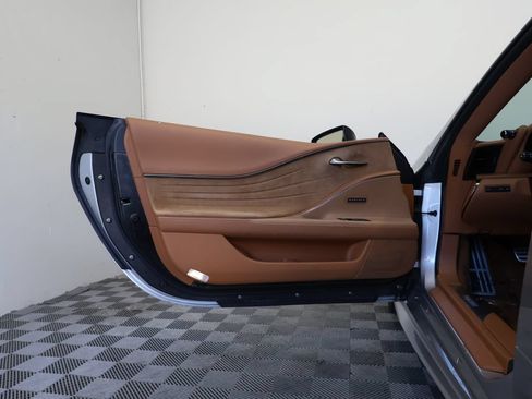 Used 2018 Lexus LC 500 Coupe w/ Sport Package RWD image 17