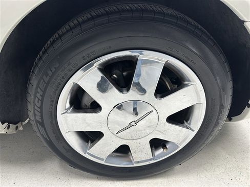 Used 2002 Ford Thunderbird Deluxe image 28