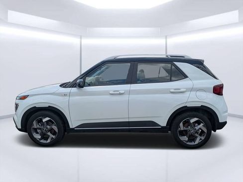 Used 2025 Hyundai Venue Limited FWD image 45