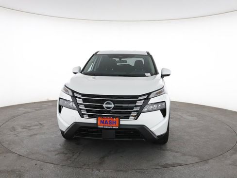Used 2025 Nissan Rogue SV FWD image 4