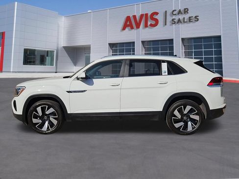 Used 2025 Volkswagen Atlas Cross Sport SE FWD image 10