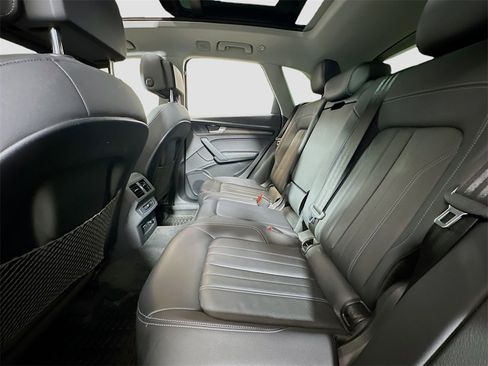 Used 2022 Audi Q5 2.0T Premium w/ Convenience Package image 25