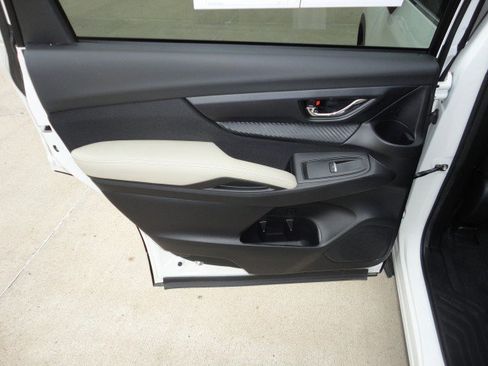 Used 2025 Subaru Ascent Premium image 10