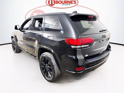 Used 2021 Jeep Grand Cherokee Laredo X AWD/4WD image 9