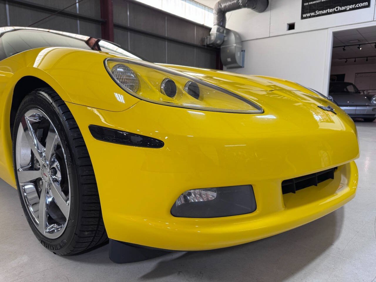 Used 2008 Chevrolet Corvette Coupe w/ Preferred Equipment Group RWD image 18