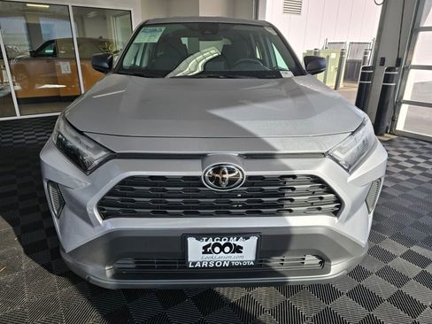 Used 2025 Toyota RAV4 LE image 9