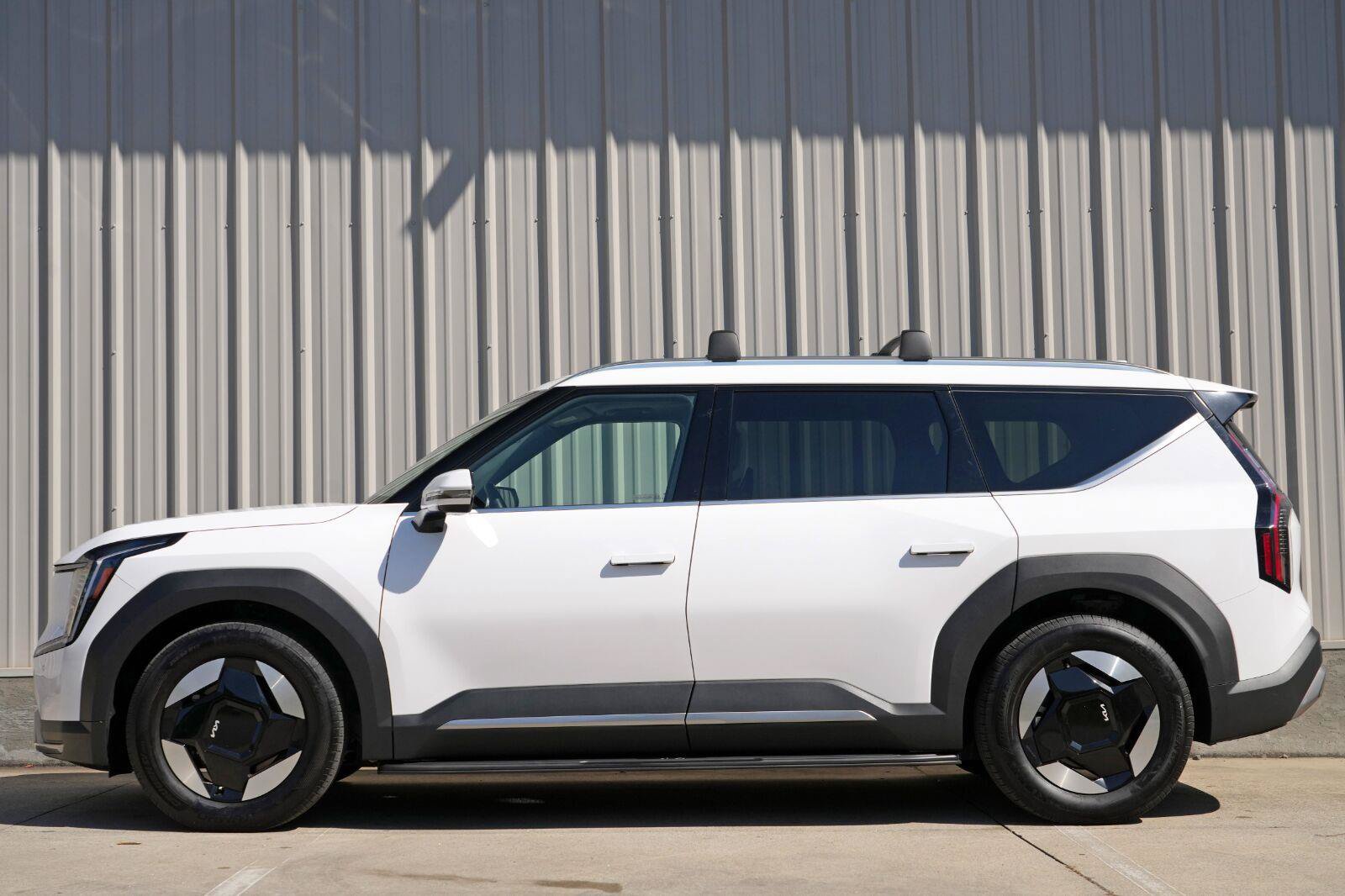 Used 2025 Kia EV9 Wind AWD/4WD image 9