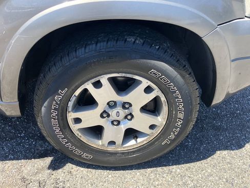 Used 2005 Ford Escape Limited AWD/4WD image 15