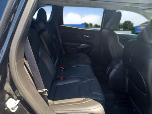 Used 2021 Jeep Cherokee Limited w/ Mopar Interior Package AWD/4WD image 23