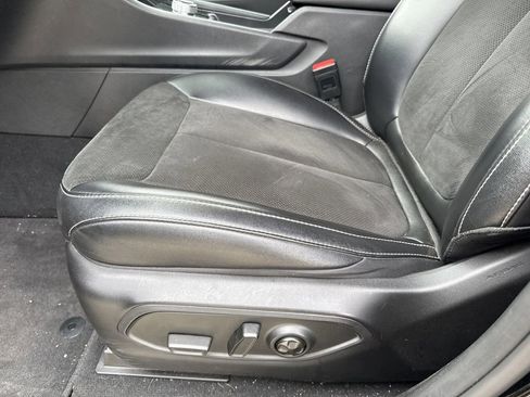 Used 2024 Jeep Grand Cherokee Altitude RWD image 13