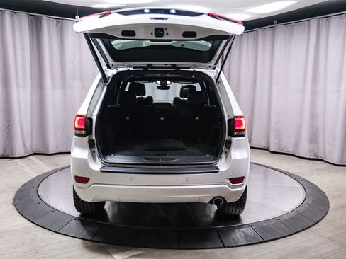 Used 2020 Jeep Grand Cherokee Altitude image 27
