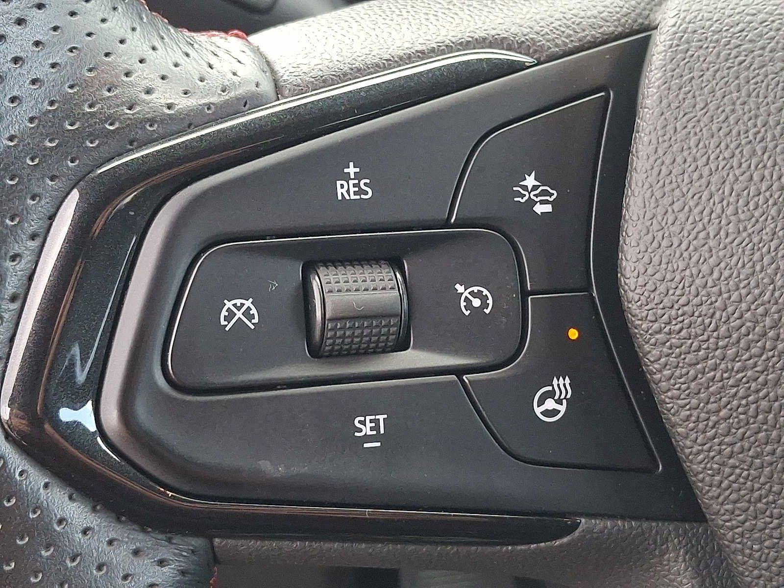 Used 2022 Chevrolet TrailBlazer RS w/ Technology Package FWD image 20
