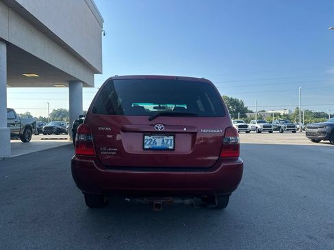 Used 2005 Toyota Highlander 4WD V6 w/ Appearance Pkg image 6