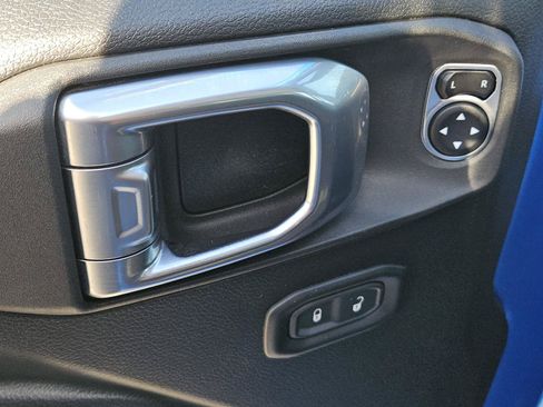 Used 2023 Jeep Wrangler Unlimited Sport AWD/4WD image 24