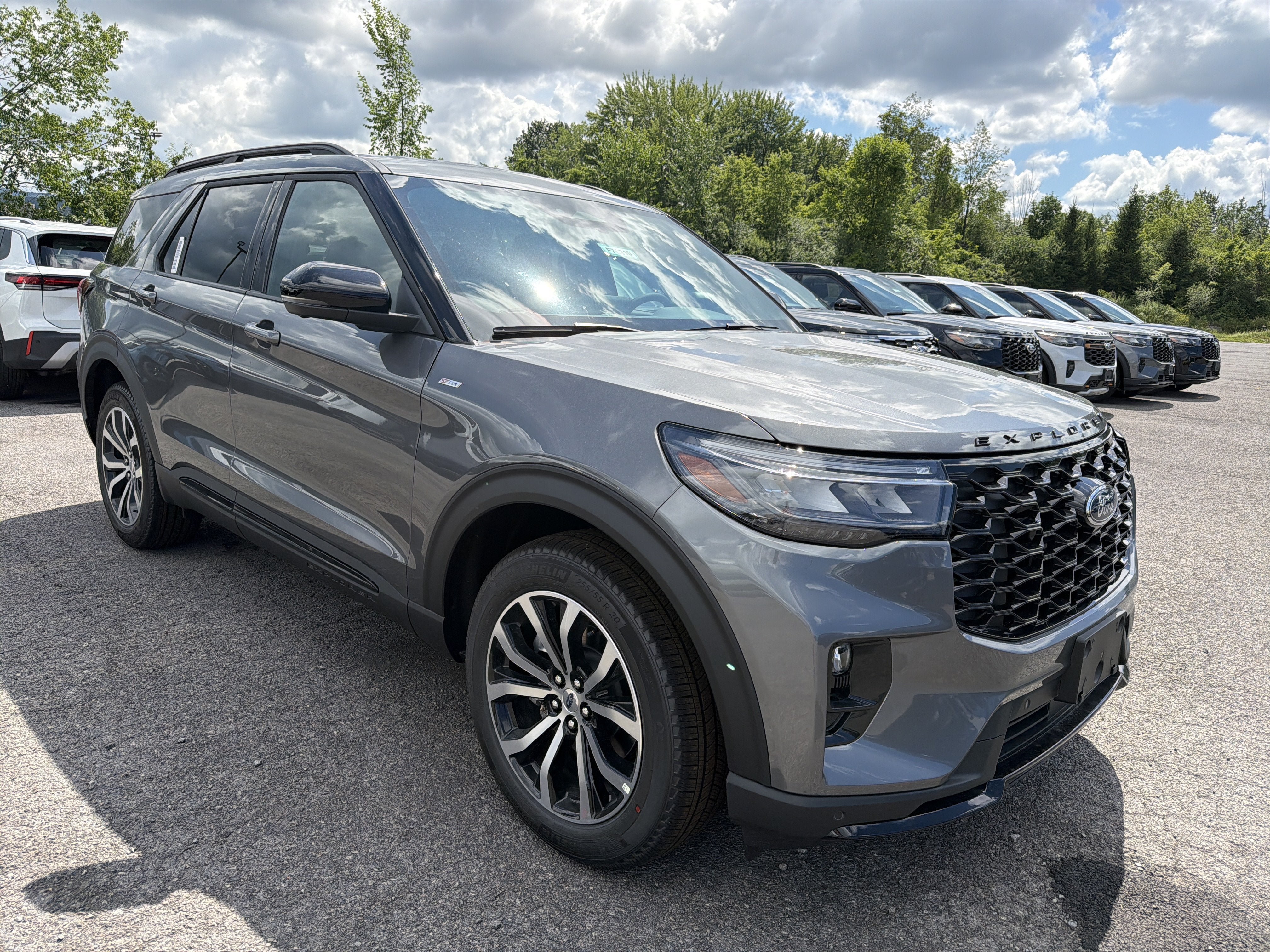 New 2026 Ford Explorer ST-Line AWD/4WD image 2
