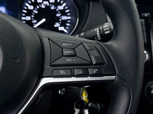 Used 2020 Nissan Rogue S image 32