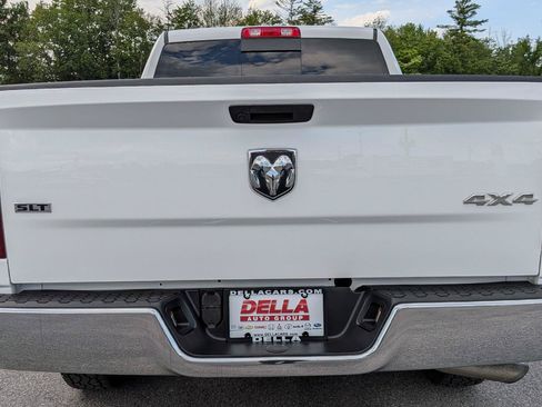 Used 2020 RAM 1500 Classic SLT AWD/4WD image 9