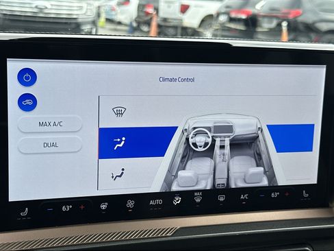 Certified 2025 Ford Bronco Sport Outer Banks w/ Outer Banks Tech Package+ AWD/4WD image 29