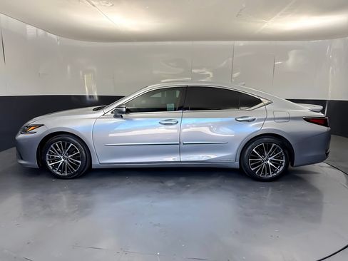 Used 2022 Lexus ES 300h w/ Premium Package FWD image 6