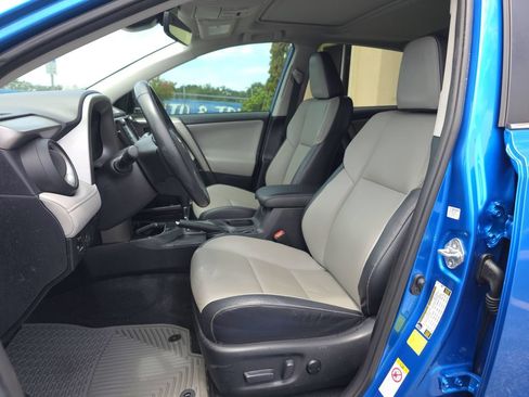 Used 2016 Toyota RAV4 Limited FWD image 10