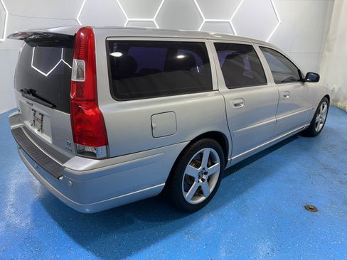 Used 2005 Volvo V70 R image 8