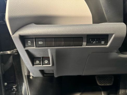Used 2022 Toyota Sienna XLE FWD image 14
