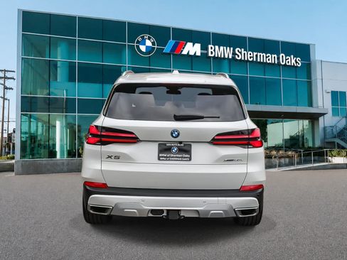 Used 2024 BMW X5 xDrive50e AWD/4WD image 6