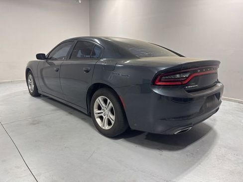Used 2016 Dodge Charger SE RWD image 8