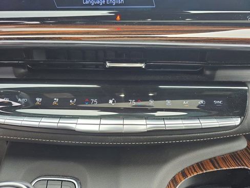 Used 2022 Cadillac Escalade ESV Luxury image 21