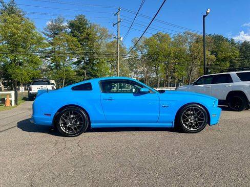 Used 2013 Ford Mustang GT Premium w/ Security Pkg RWD image 5