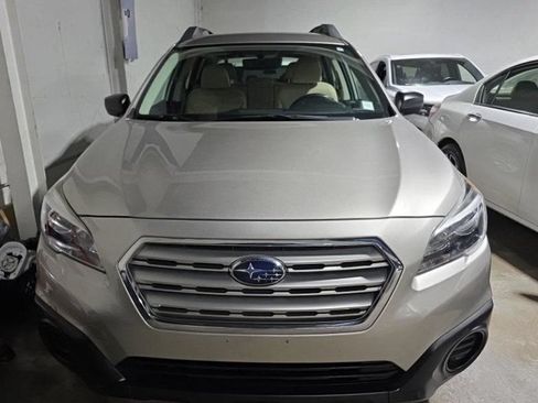 Used 2017 Subaru Outback 2.5i AWD/4WD image 2