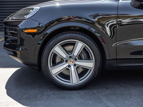 Certified 2024 Porsche Cayenne image 11