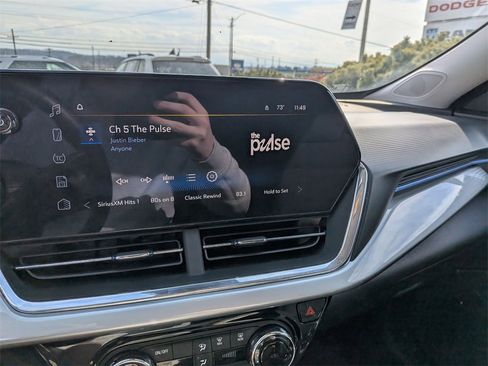 Used 2025 Chevrolet Trax LT w/ LT Convenience Package image 15