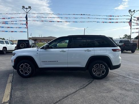 Used 2024 Jeep Grand Cherokee Trailhawk w/ Advanced Protech Group II AWD/4WD image 8