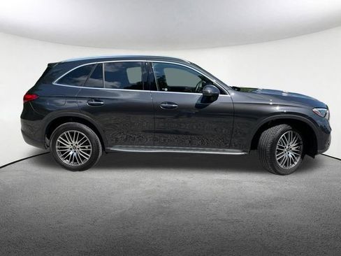Used 2025 Mercedes-Benz GLC 300 4MATIC image 18