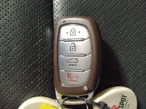 Used 2018 Hyundai Elantra Limited FWD image 32