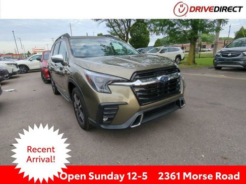 Used 2023 Subaru Ascent Touring AWD/4WD image 1