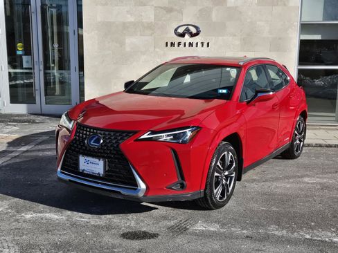 Used 2022 Lexus UX 250h w/ Premium Package image 1