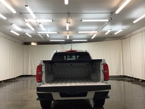 Used 2018 Chevrolet Colorado LT w/ LT Convenience Package image 8