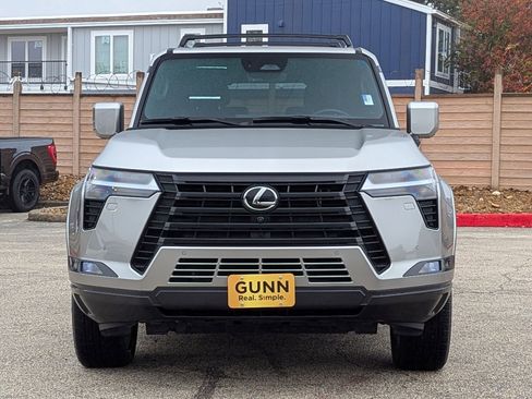 Used 2024 Lexus GX 550 image 9