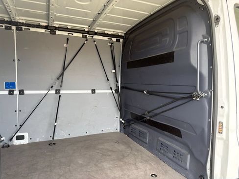 Used 2021 Mercedes-Benz Sprinter 2500 image 14