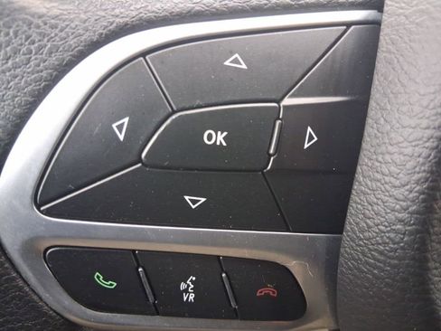 Used 2021 Chrysler Voyager LX image 21