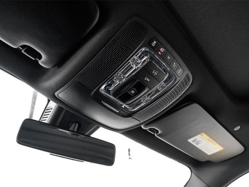 Used 2020 Mercedes-Benz GLB 250 w/ Premium Package image 30